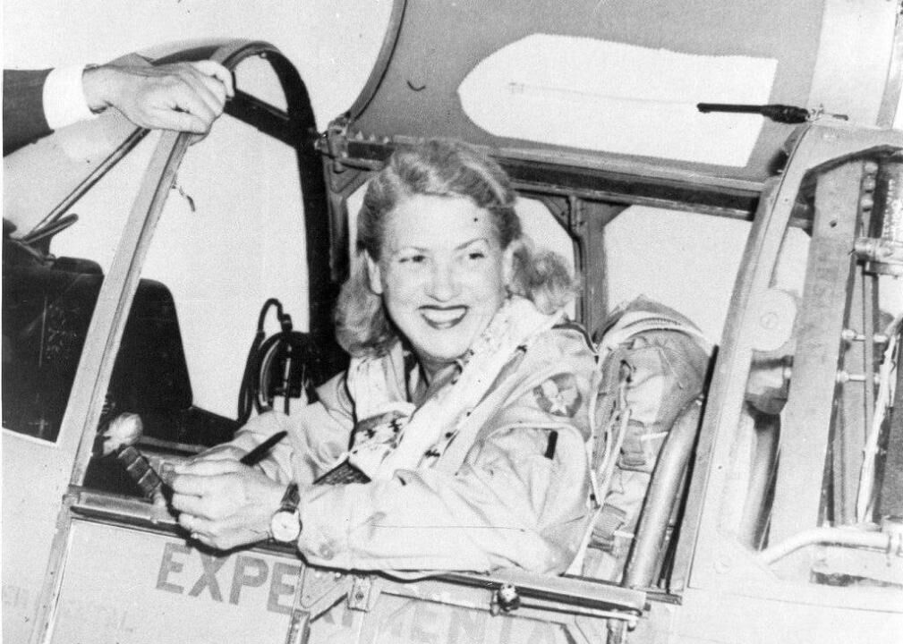 1953: First woman breaks the sound barrier
